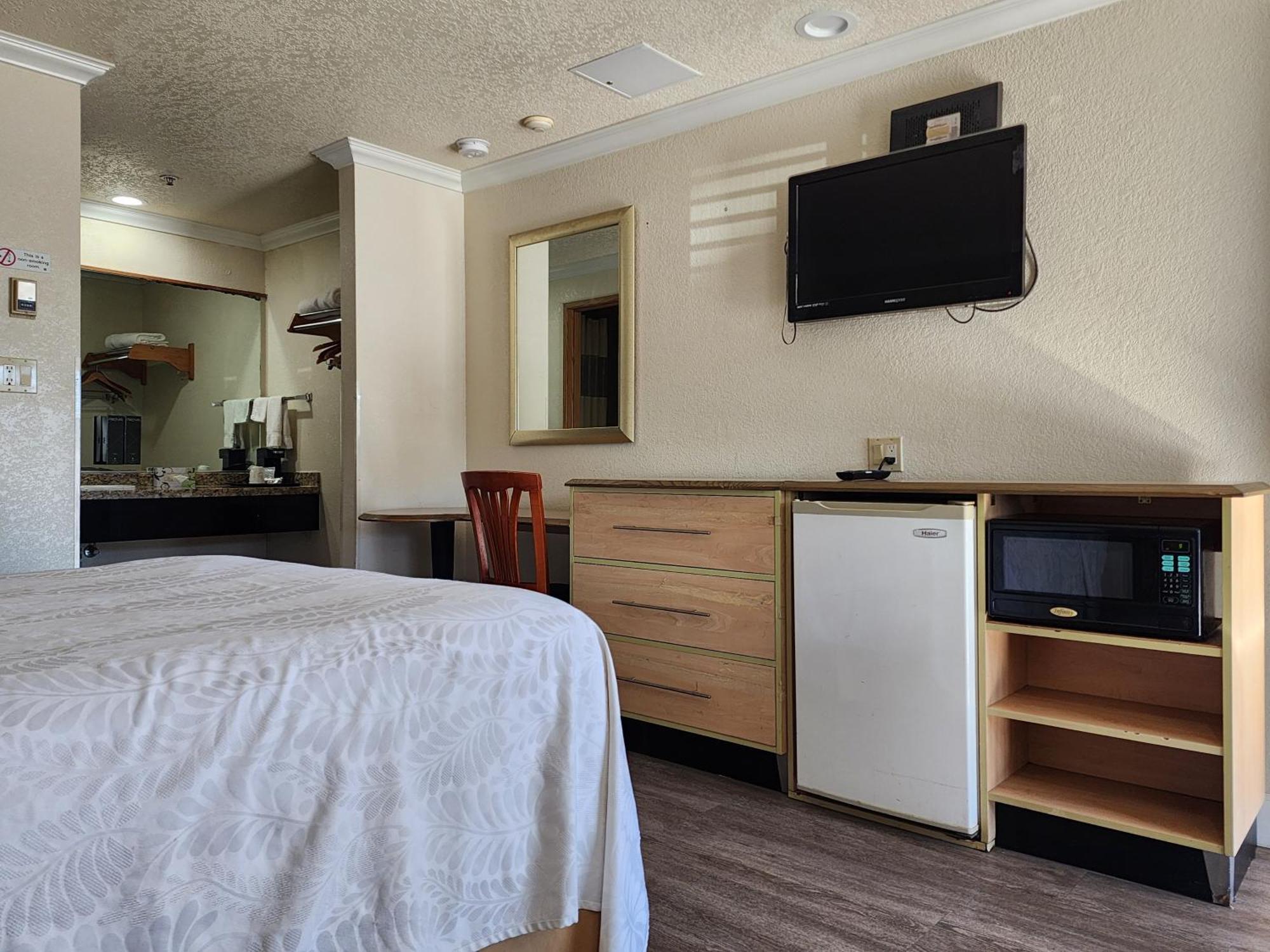 Budget Inn Corcoran Екстер'єр фото
