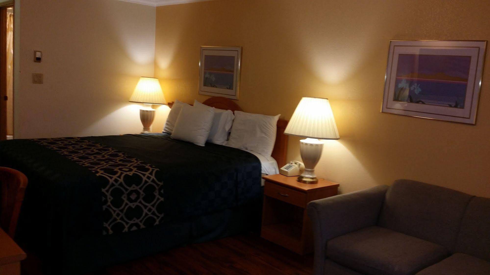 Budget Inn Corcoran Екстер'єр фото