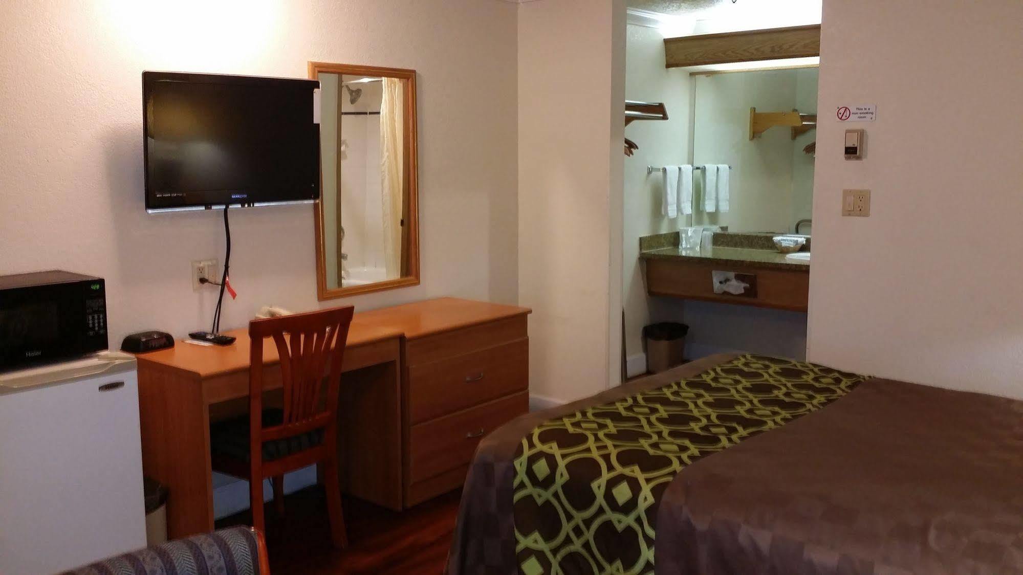 Budget Inn Corcoran Екстер'єр фото